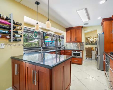 11723 SW 95th Ter, Miami FL - photo 9 of 67