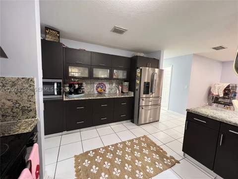 13249 NW 9 Ln, Miami FL - photo 19 of 46