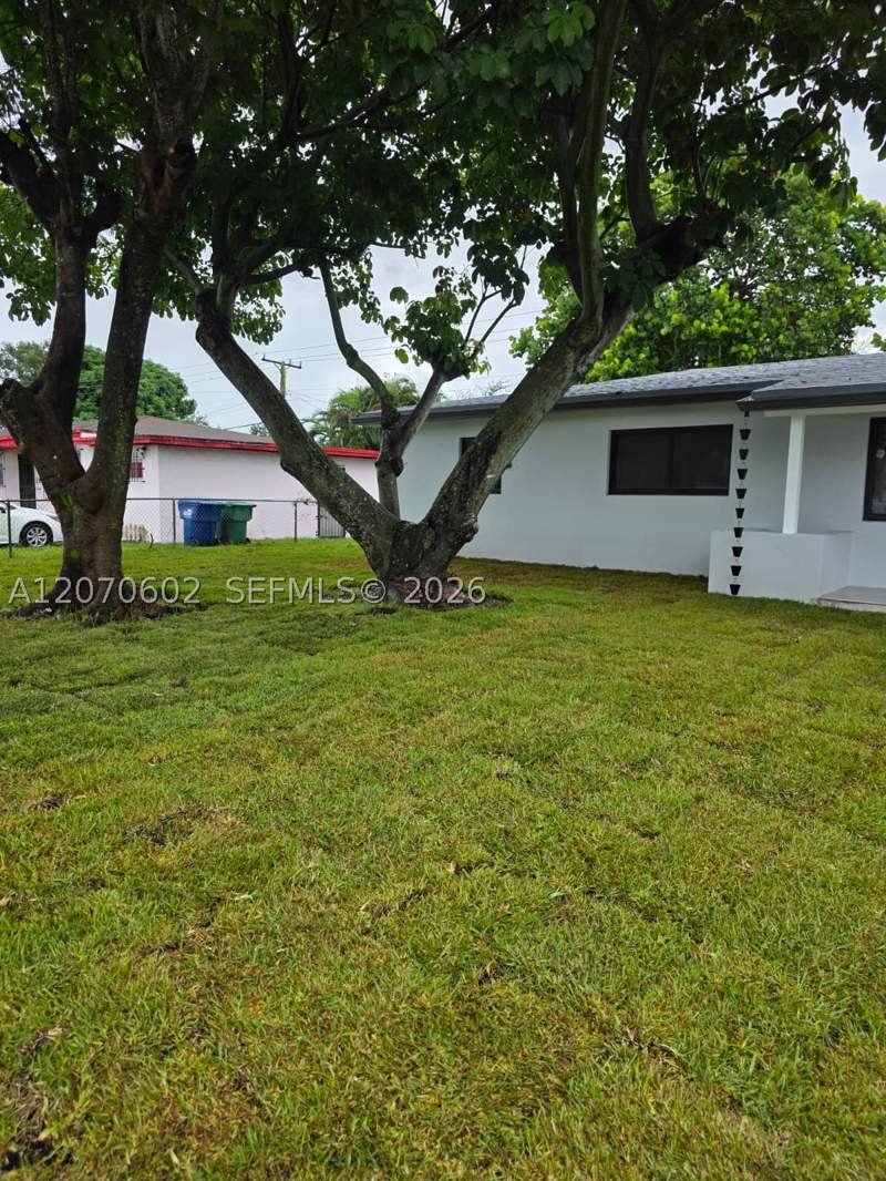 5 bedroom SingleFamilyResidence at 2910 NW 175th St, Myrtle Grove, Miami Gardens — photo 2