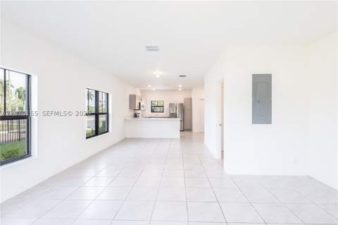 302 NE 1st Dr 302, Florida City FL - photo 9 of 36
