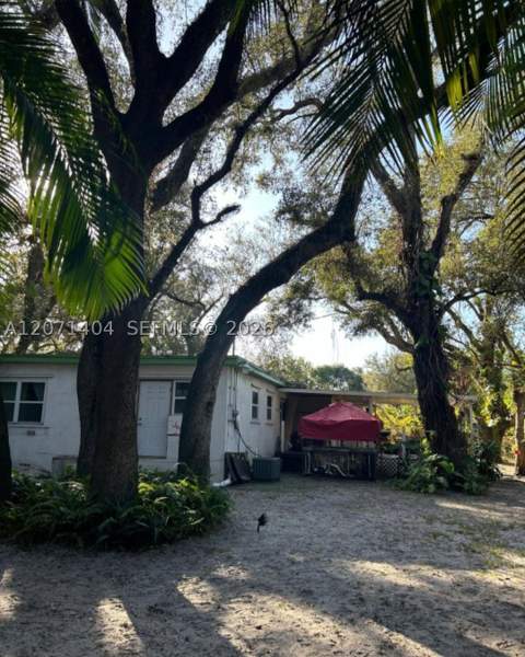 661 NE 164th Ter, Miami FL - photo 23 of 25