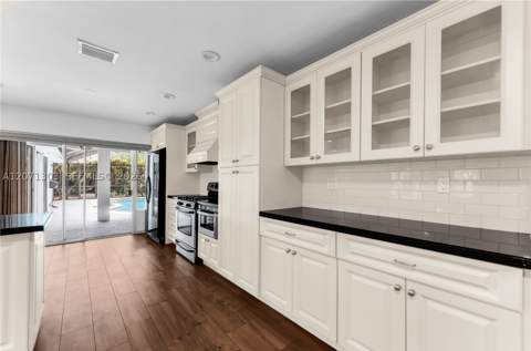 11890 SW 72nd Pl, Pinecrest FL - photo 13 of 46