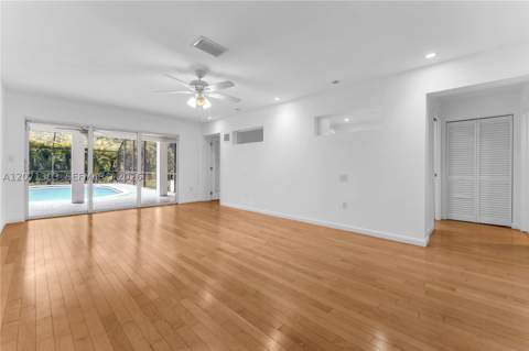 11890 SW 72nd Pl, Pinecrest FL - photo 17 of 46