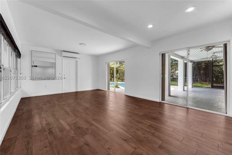 3 bedroom SingleFamilyResidence at 11890 SW 72nd Pl, Montgomery East Sec 2, Pinecrest — photo 4
