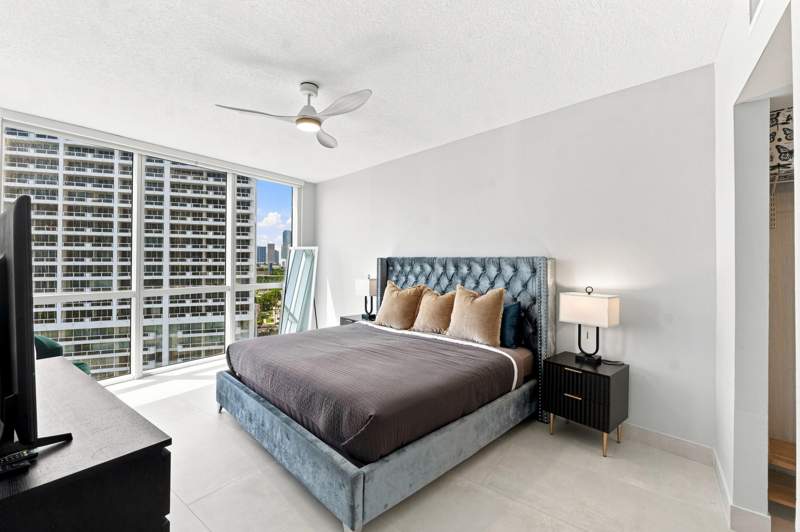 2 bedroom Condominium at 1750 N Bayshore Drive 1202, Opera Tower Condo, Miami — photo 4