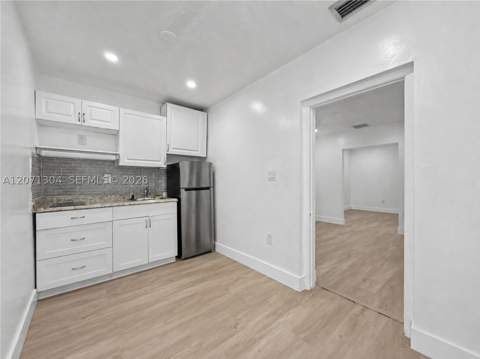 13710 SW 18th Ter, Miami FL - photo 11 of 56