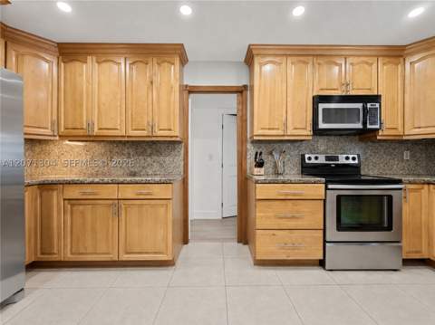 13710 SW 18th Ter, Miami FL - photo 8 of 56