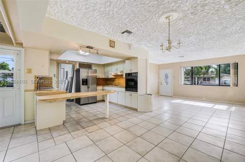 621 SW 30th Ave, Fort Lauderdale FL - photo 11 of 39