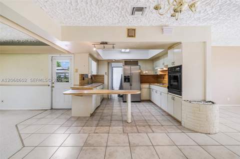 621 SW 30th Ave, Fort Lauderdale FL - photo 12 of 39