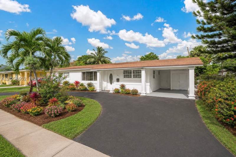 3 bedroom SingleFamilyResidence at 621 SW 30th Ave, Fairmont, Fort Lauderdale — photo 2