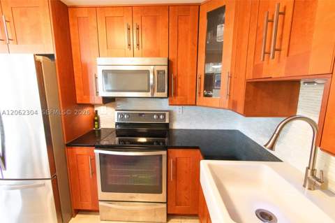 1623 Collins Ave 215, Miami Beach FL - photo 17 of 49