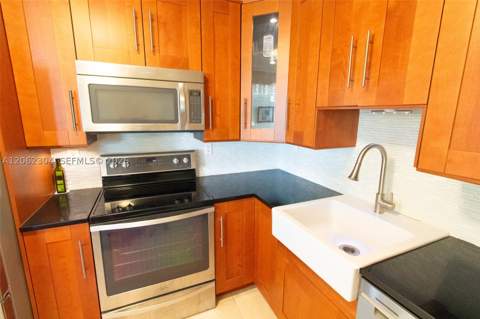 1623 Collins Ave 215, Miami Beach FL - photo 18 of 49