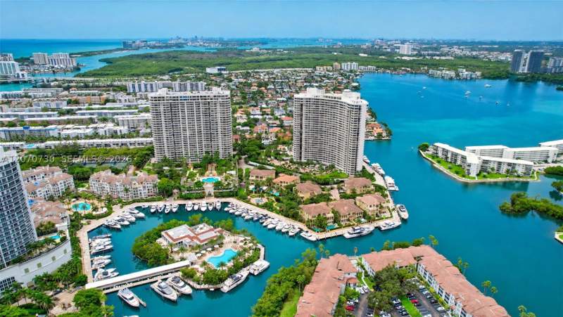 2 bedroom Condominium at 1000 W Island Blvd 1710, 1000 ISL BLVD WILLIAMS IS, Aventura — photo 1