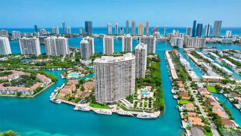 1000 W Island Blvd 1710, Aventura FL - photo 9 of 86
