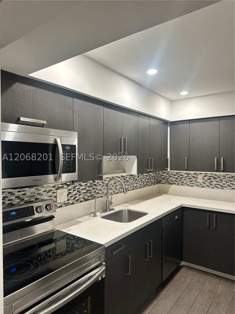 2 bedroom Condominium at 9449 SW 76th St T5, Sunset Palms East Condo, Miami — photo 1