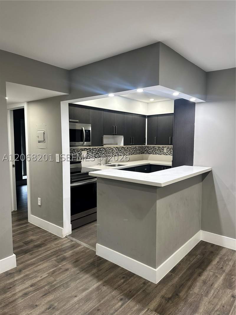 2 bedroom Condominium at 9449 SW 76th St T5, Sunset Palms East Condo, Miami — photo 3