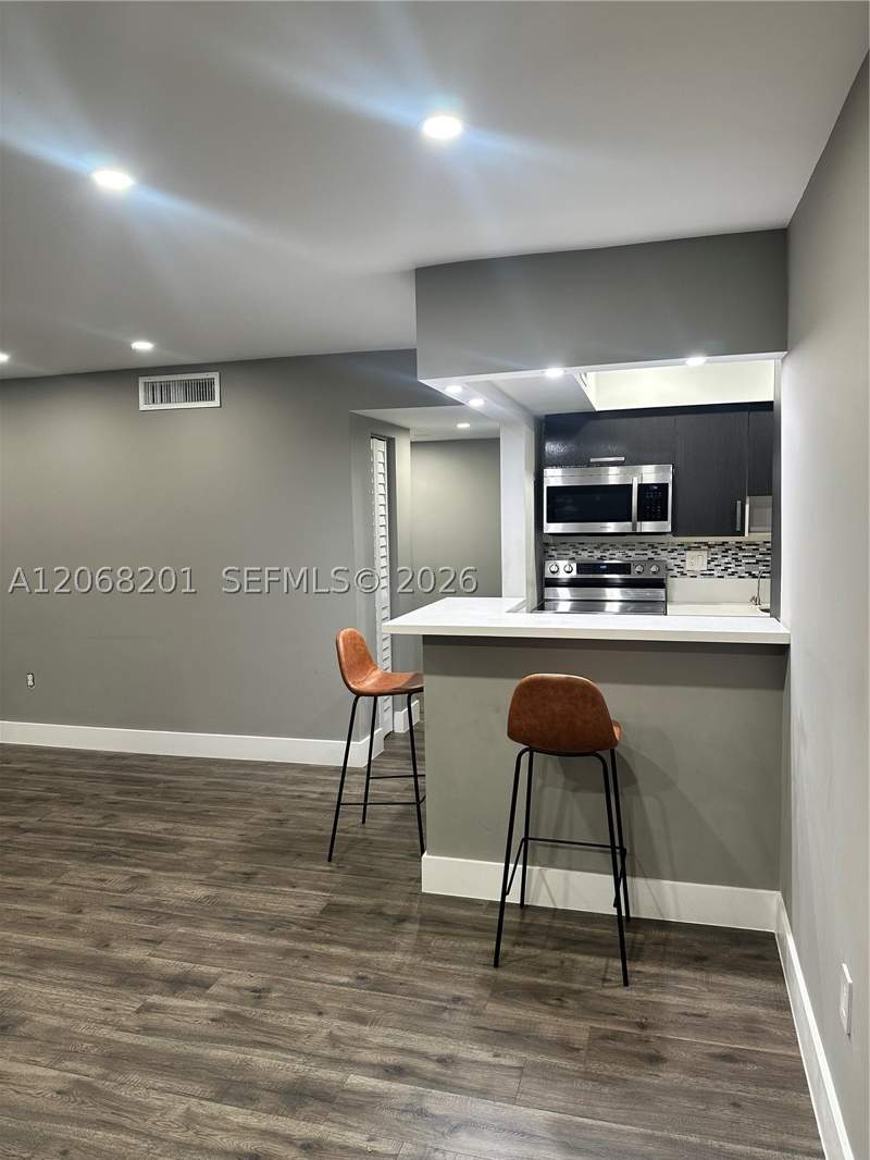 2 bedroom Condominium at 9449 SW 76th St T5, Sunset Palms East Condo, Miami — photo 4