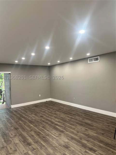 9449 SW 76th St T5, Miami FL - photo 9 of 18