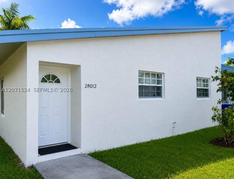 3 bedroom Townhouse at 28012 SW 140th Ct, Waterside Townhomes Sec 1, Homestead — photo 2