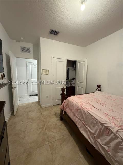 548 NE 5th Way, Florida City FL - photo 10 of 17