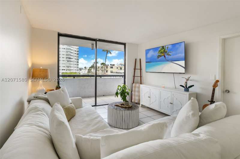 1 bedroom Condominium at 1775 Washington Ave 5D, Parc Plaza Condo, Miami Beach — photo 1