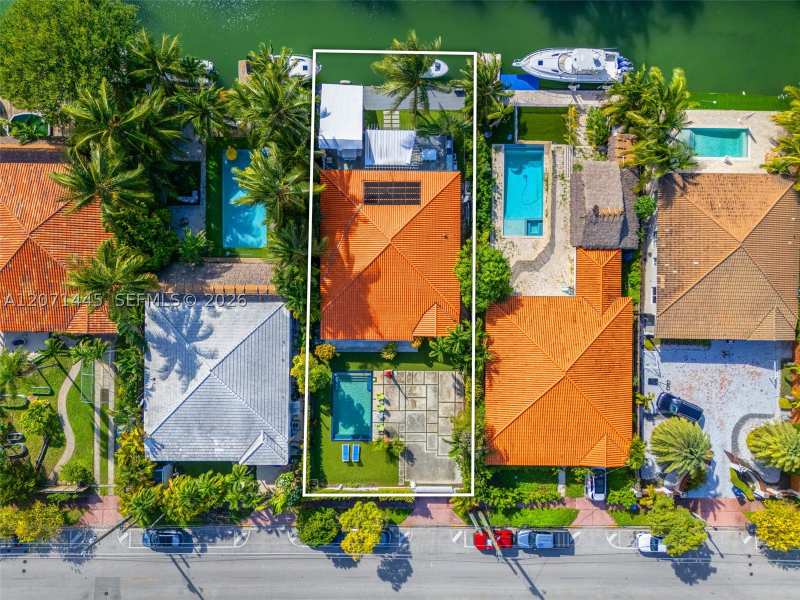 4 bedroom SingleFamilyResidence at 7970 Hawthorne Ave, Biscayne Point, Miami Beach — photo 1