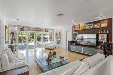 7970 Hawthorne Ave, Miami Beach FL - photo 13 of 54