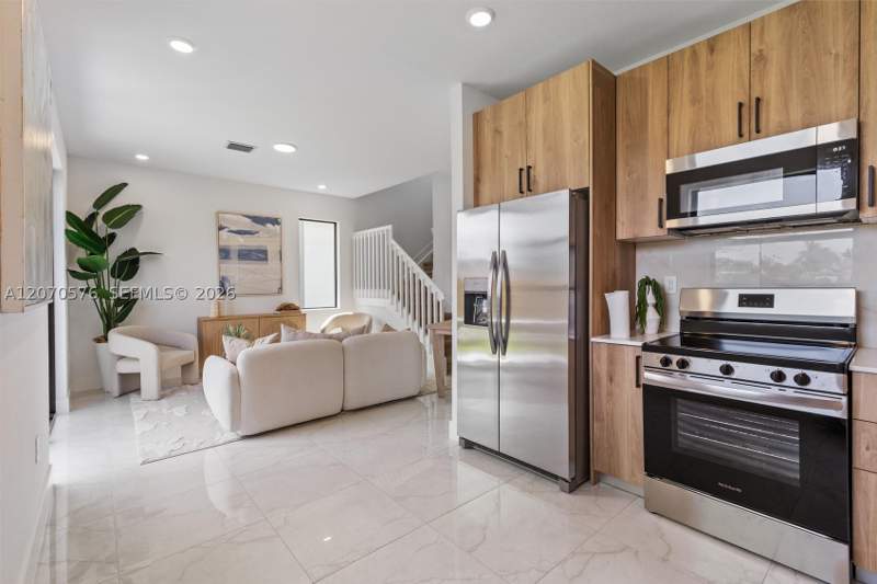 3 bedroom Townhouse at 13333 SW 265th Ter, Limonar Estates, Homestead — photo 5