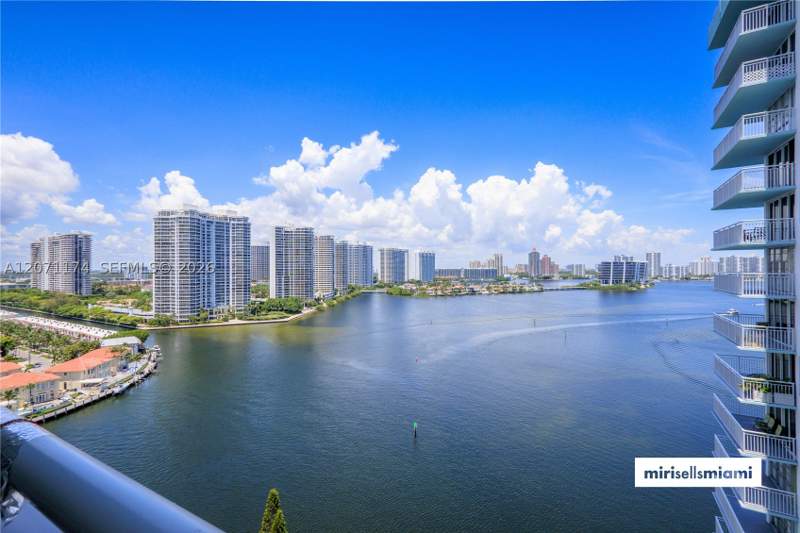 2 bedroom Condominium at 301 174th St 1901, Winston Towers 500 Condo, Sunny Isles Beach — photo 3