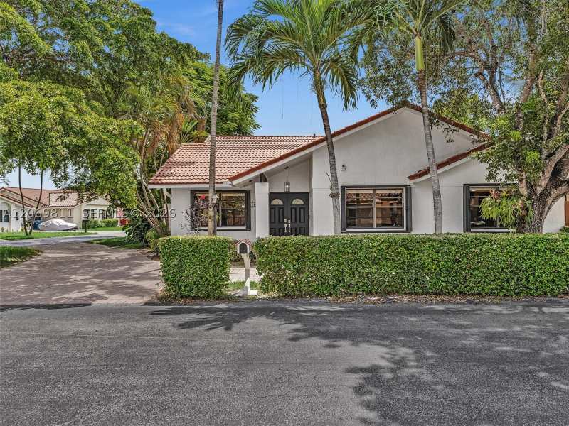 3 bedroom SingleFamilyResidence at 7457 SW 112th Pl, Sunset Woods, Miami — photo 1