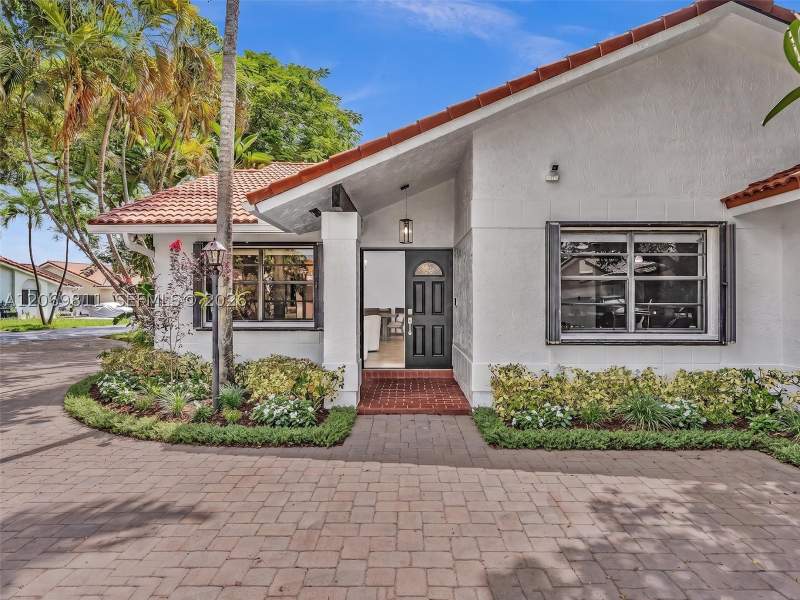 3 bedroom SingleFamilyResidence at 7457 SW 112th Pl, Sunset Woods, Miami — photo 2