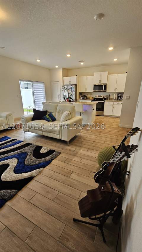 1677 SE 8th Ave, Homestead FL - photo 6 of 34