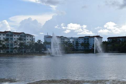 4640 NW 84 16, Doral FL - photo 15 of 52