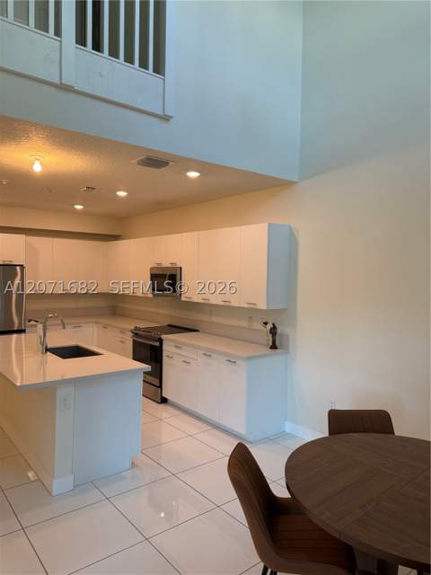4640 NW 84 16, Doral FL - photo 18 of 52