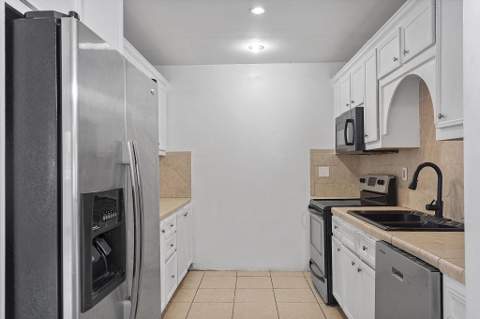 16025 NW 20th Avenue, Miami Gardens FL - photo 15 of 46