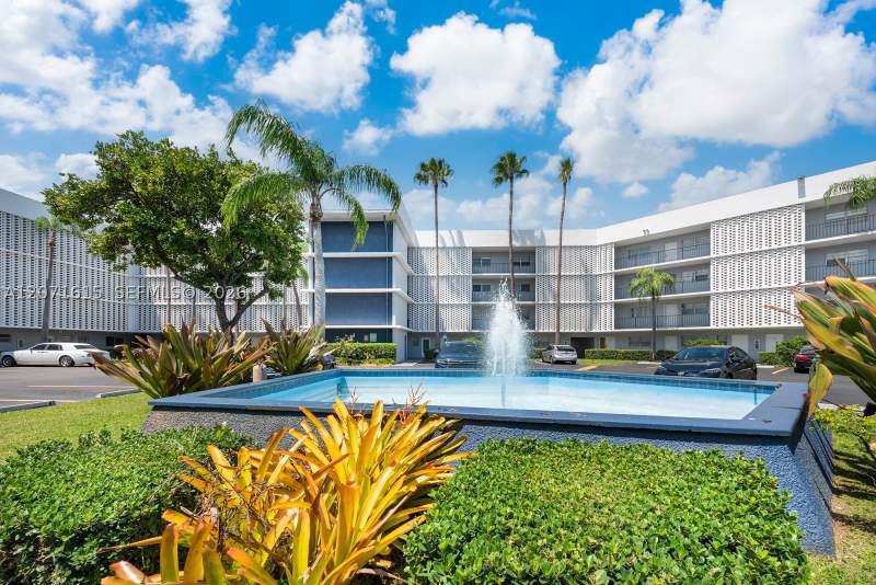 3 bedroom Condominium at 873 NE 195 206, Azure Lake Condo, Miami — photo 2