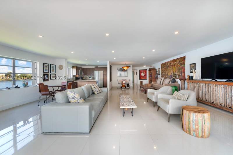 3 bedroom Condominium at 873 NE 195 206, Azure Lake Condo, Miami — photo 5