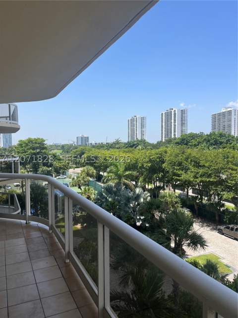 20191 E Country Club Dr 503, Aventura FL - photo 11 of 28