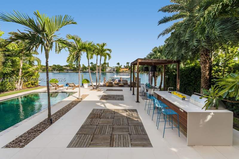 4 bedroom SingleFamilyResidence at 455 E Dilido Dr, Di Lido Island, Miami Beach — photo 3