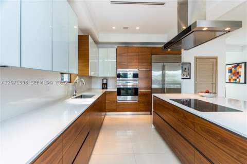 455 E Dilido Dr, Miami Beach FL - photo 9 of 47