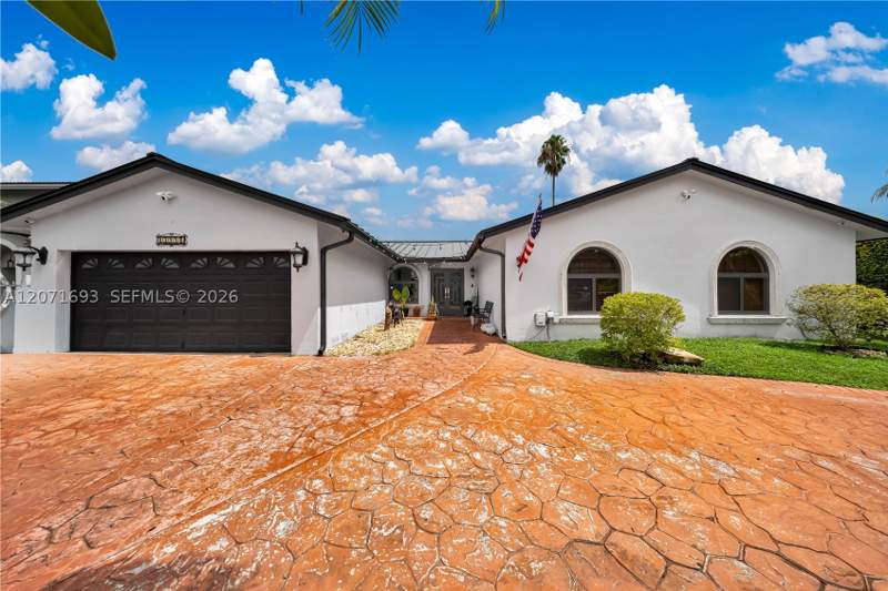 4 bedroom SingleFamilyResidence at 13991 SW 159 terrace, Mediterrania, Miami — photo 3