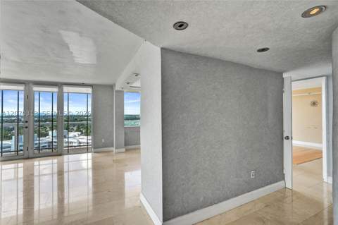 1351 NE Miami Gardens Dr PH15E, Miami FL - photo 12 of 33