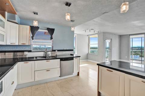 1351 NE Miami Gardens Dr PH15E, Miami FL - photo 23 of 33