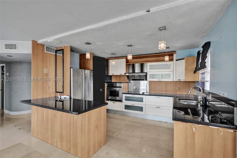 2 bedroom Condominium at 1351 NE Miami Gardens Dr PH15E, BUCKLEY TOWERS CONDO - EA, Miami — photo 5