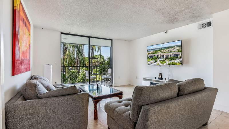 3 bedroom Condominium at 900 NE 195th Street 217, Chantilly Condo, Miami — photo 3