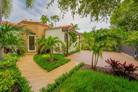 2483 SW 24th St, Miami FL - photo 10 of 79