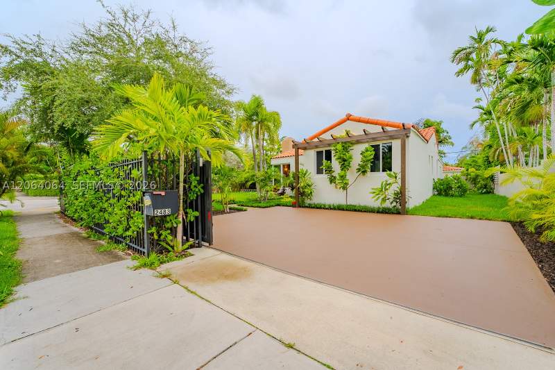 3 bedroom SingleFamilyResidence at 2483 SW 24th St, Silver Bluff Ests-Sec A, Miami — photo 2