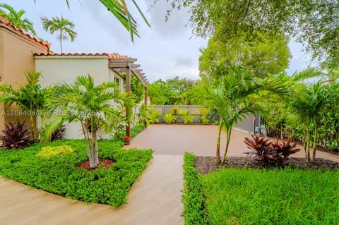 2483 SW 24th St, Miami FL - photo 6 of 79