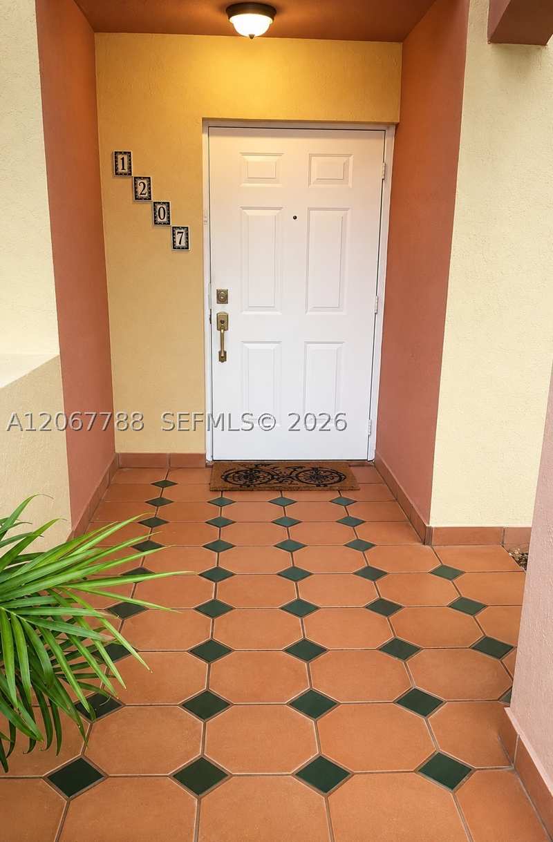 2 bedroom Townhouse at 7155 NW 173rd Dr 1207, Bonita Golf View Townvill, Hialeah — photo 1