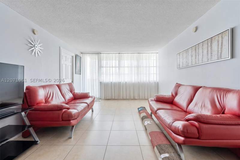 2 bedroom Condominium at 250 174th St 2211, Winston Towers 100 Condo, Sunny Isles Beach — photo 4